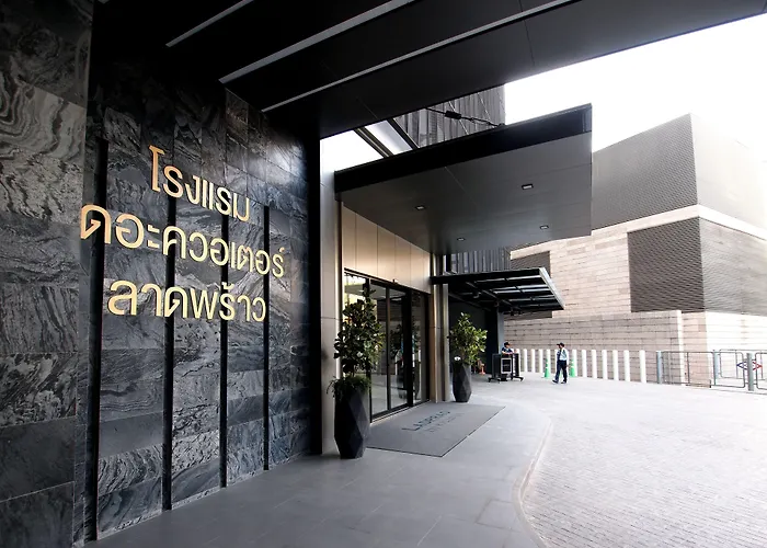 The Quarter Ladprao By Uhg Hotel