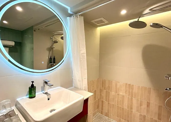 The Quarter Ladprao By Uhg Hotel